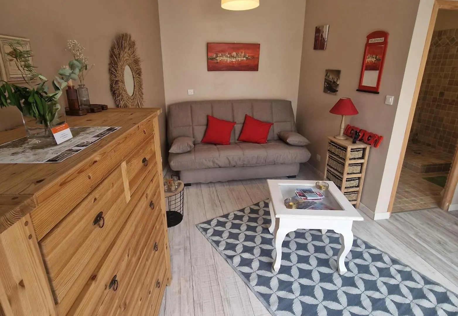 Parenthese Caumontoise . Apartment