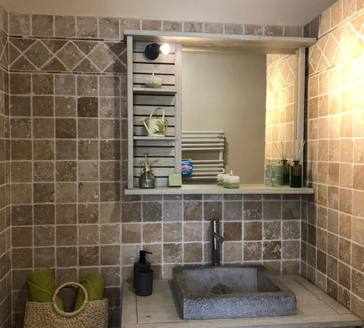 Parenthese Caumontoise . Apartment France